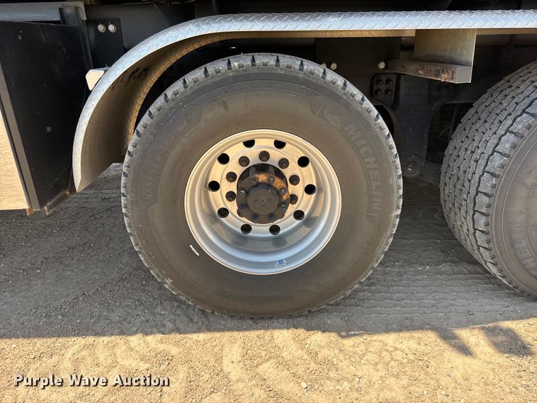 image for item GP9694 2016 Kenworth T800 crane truck