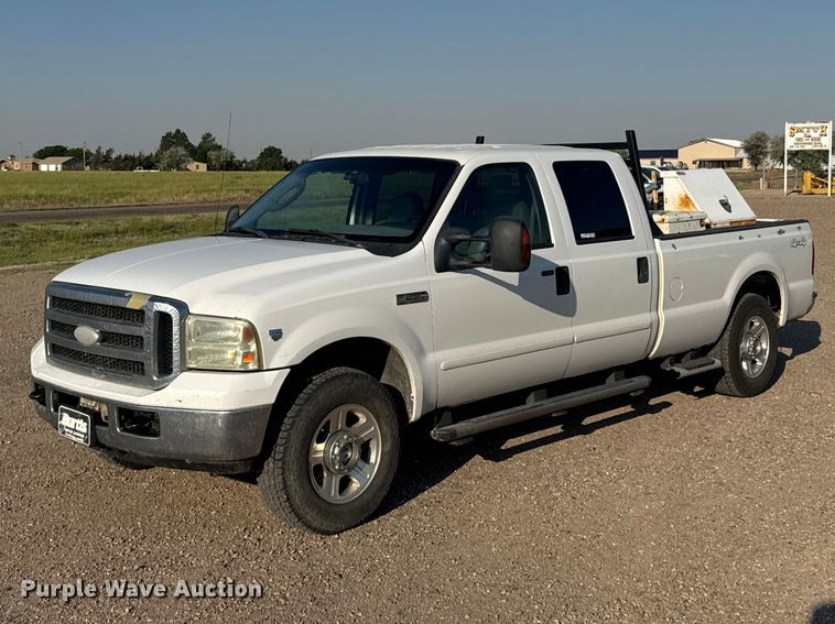 2006 Ford F250 Super Duty Crew Cab pickup truck
