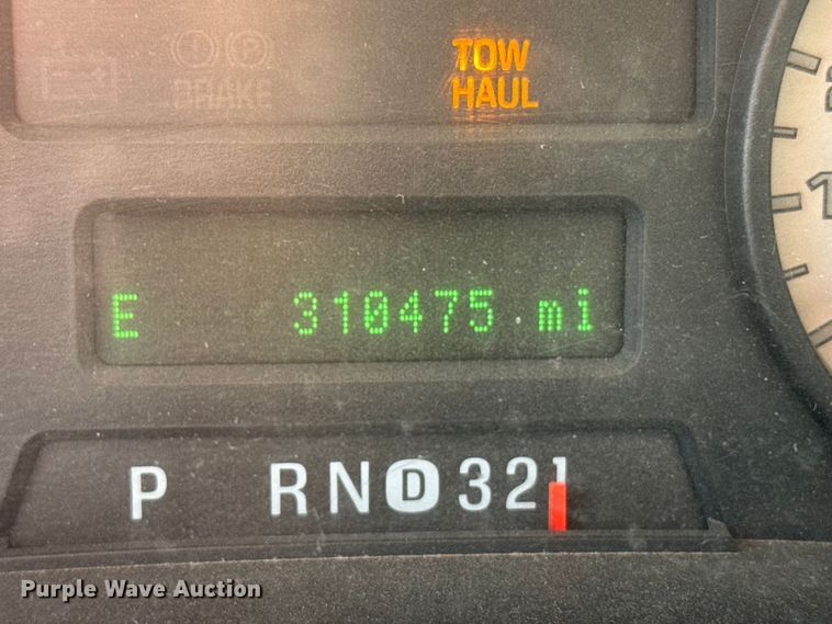 image for item GP9696 2006 Ford F250 Super Duty Crew Cab pickup truck