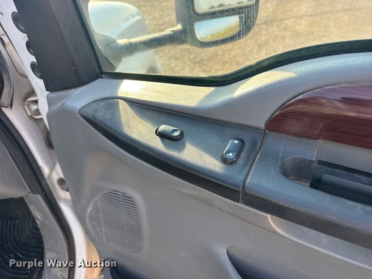 image for item GP9696 2006 Ford F250 Super Duty Crew Cab pickup truck