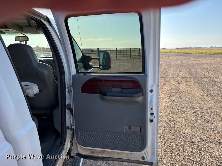 image for item GP9696 2006 Ford F250 Super Duty Crew Cab pickup truck