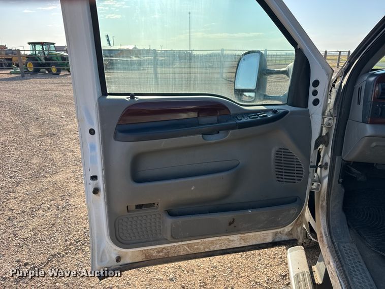 image for item GP9696 2006 Ford F250 Super Duty Crew Cab pickup truck