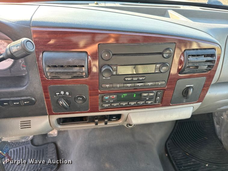image for item GP9696 2006 Ford F250 Super Duty Crew Cab pickup truck