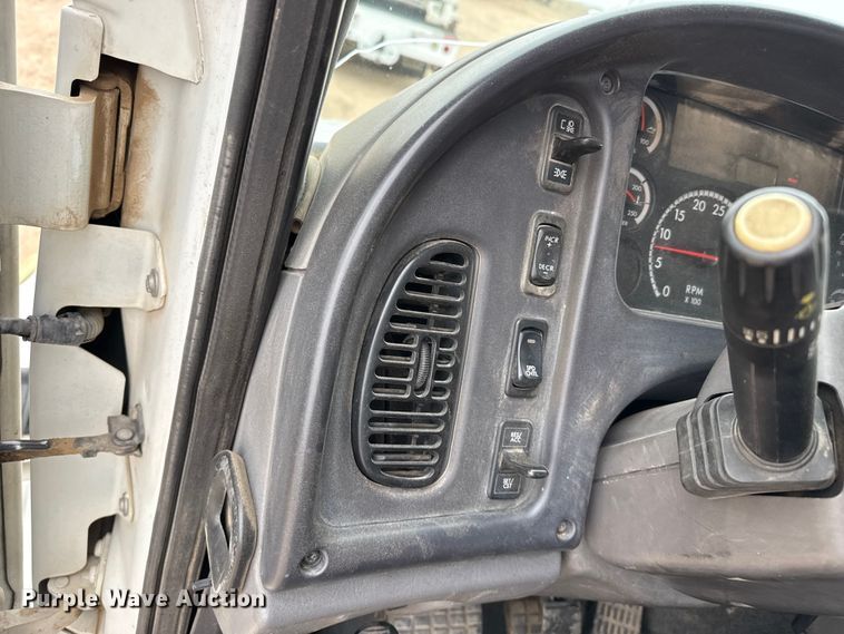 image for item GP9697 2007 Freightliner Business Class M2 utility / service truck