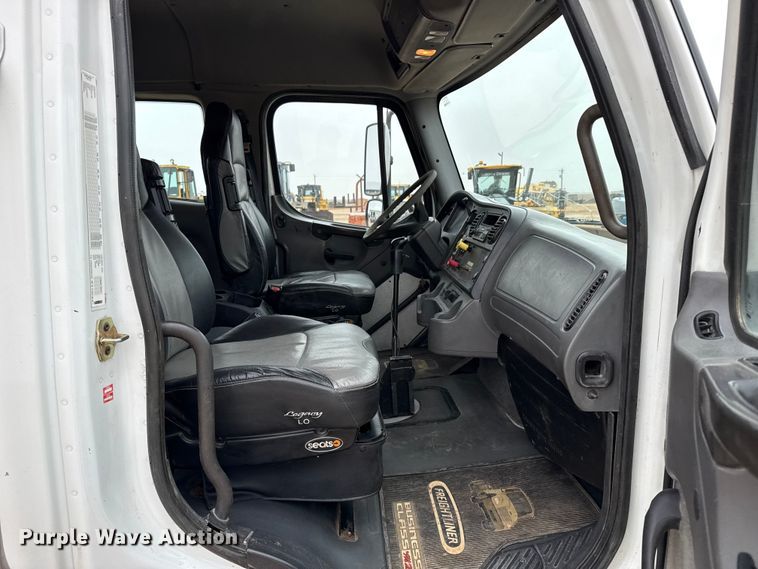 image for item GP9697 2007 Freightliner Business Class M2 utility / service truck
