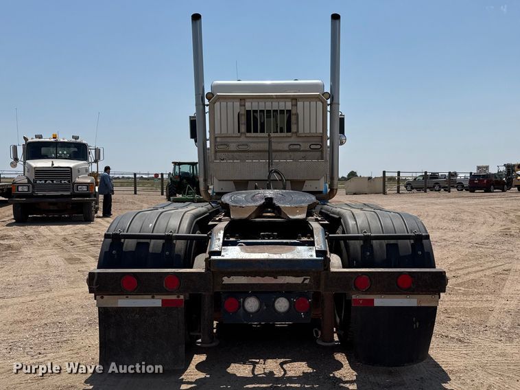 image for item GP9698 2006 Kenworth W900 semi truck