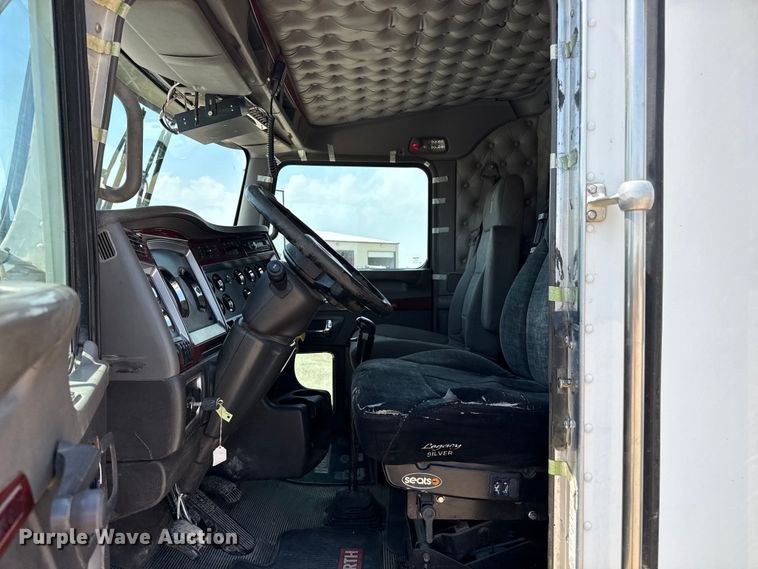 image for item GP9698 2006 Kenworth W900 semi truck