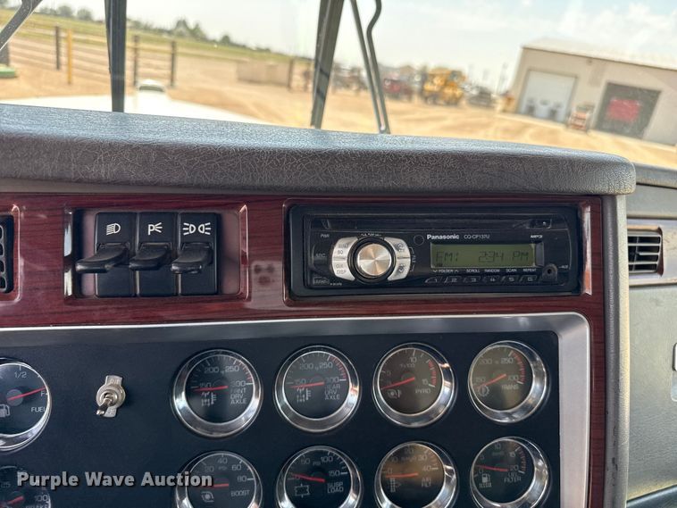 image for item GP9698 2006 Kenworth W900 semi truck