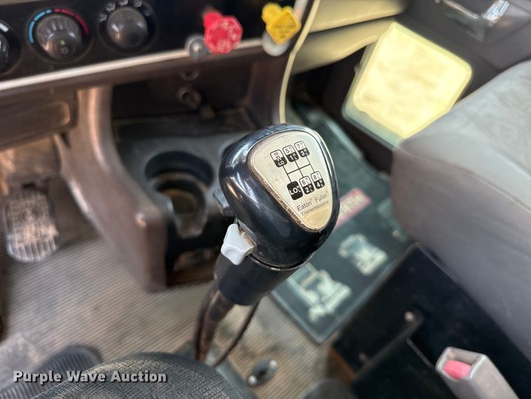 image for item GP9698 2006 Kenworth W900 semi truck