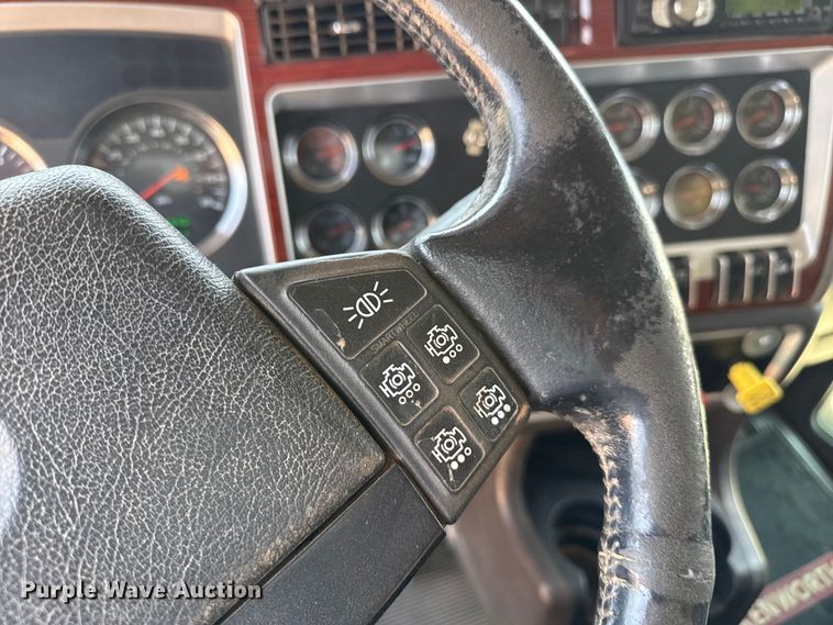 image for item GP9698 2006 Kenworth W900 semi truck