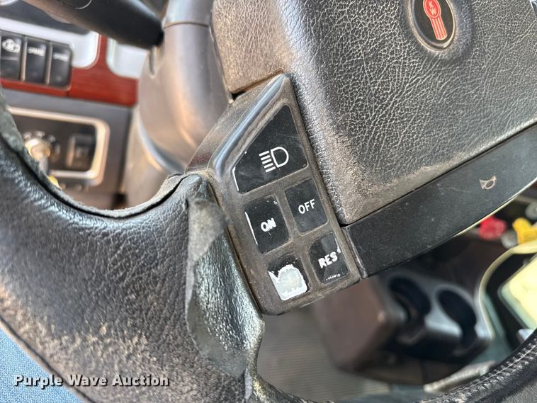 image for item GP9698 2006 Kenworth W900 semi truck
