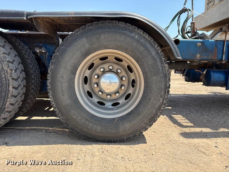image for item GP9698 2006 Kenworth W900 semi truck