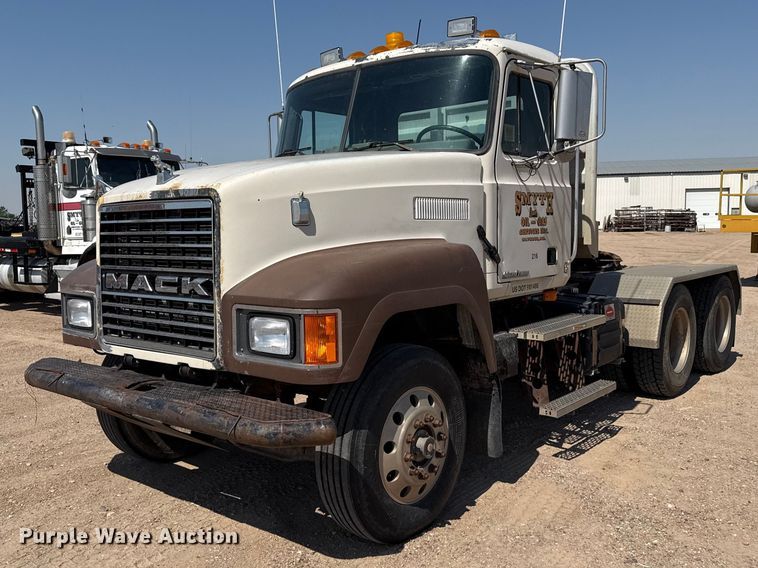 image for item GP9699 1998 Mack CH613 semi truck