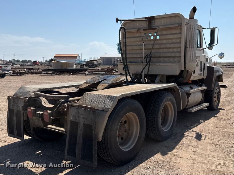 image for item GP9699 1998 Mack CH613 semi truck