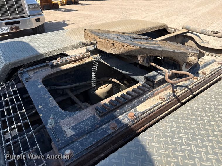 image for item GP9699 1998 Mack CH613 semi truck