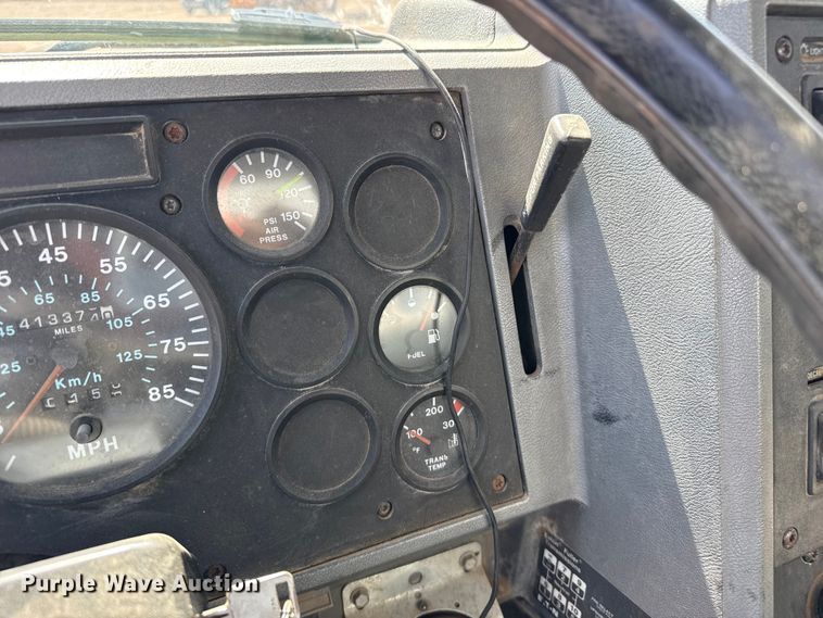 image for item GP9699 1998 Mack CH613 semi truck