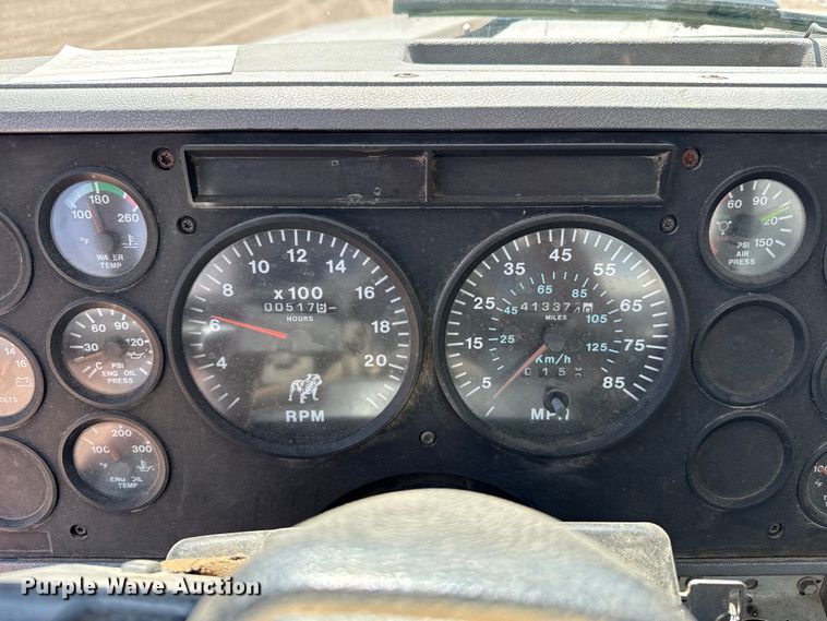 image for item GP9699 1998 Mack CH613 semi truck