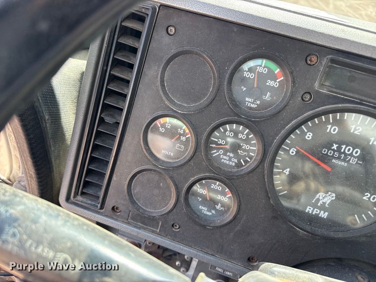 image for item GP9699 1998 Mack CH613 semi truck