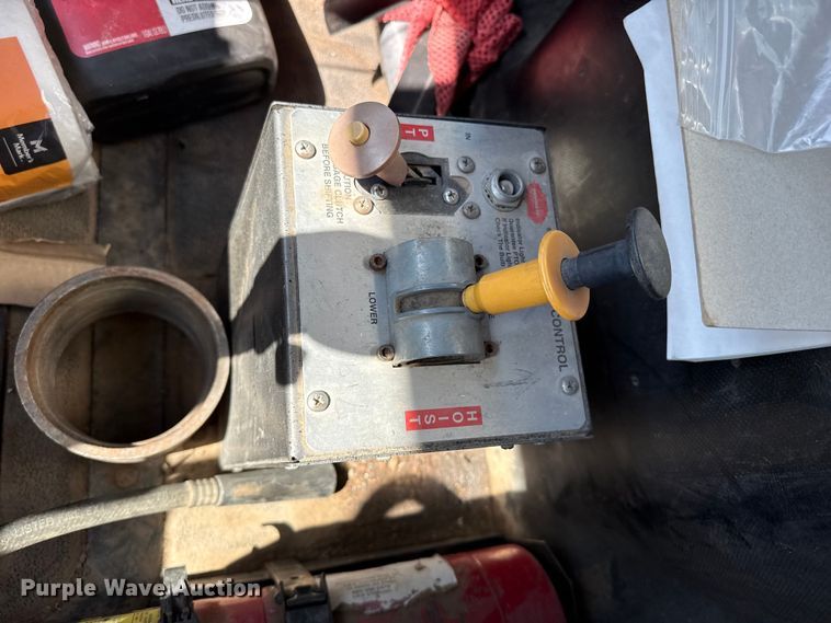 image for item GP9699 1998 Mack CH613 semi truck