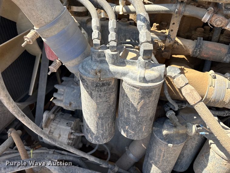 image for item GP9699 1998 Mack CH613 semi truck