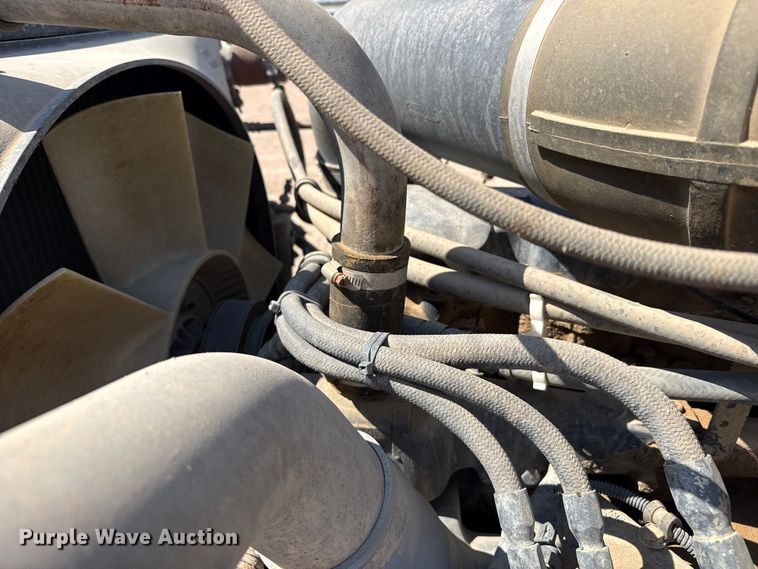 image for item GP9699 1998 Mack CH613 semi truck