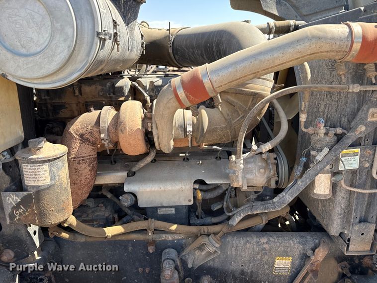 image for item GP9699 1998 Mack CH613 semi truck