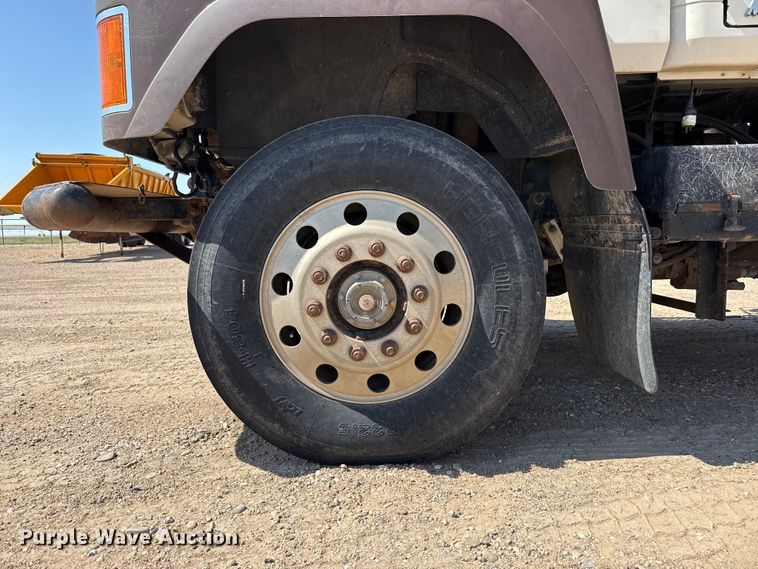 image for item GP9699 1998 Mack CH613 semi truck