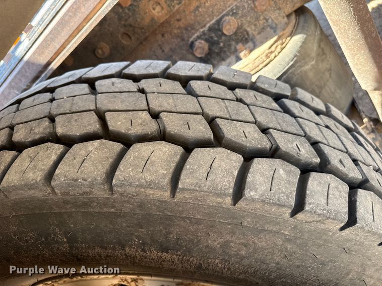 image for item GP9699 1998 Mack CH613 semi truck