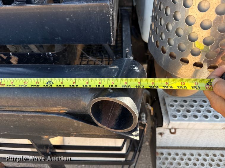 image for item GP9700 1996 Kenworth T800 winch truck