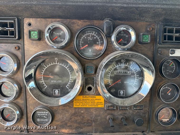 image for item GP9700 1996 Kenworth T800 winch truck