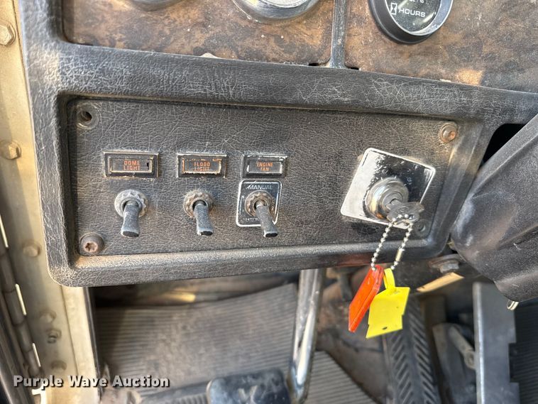 image for item GP9700 1996 Kenworth T800 winch truck