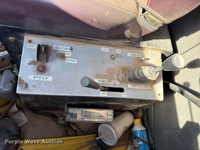 image for item GP9700 1996 Kenworth T800 winch truck
