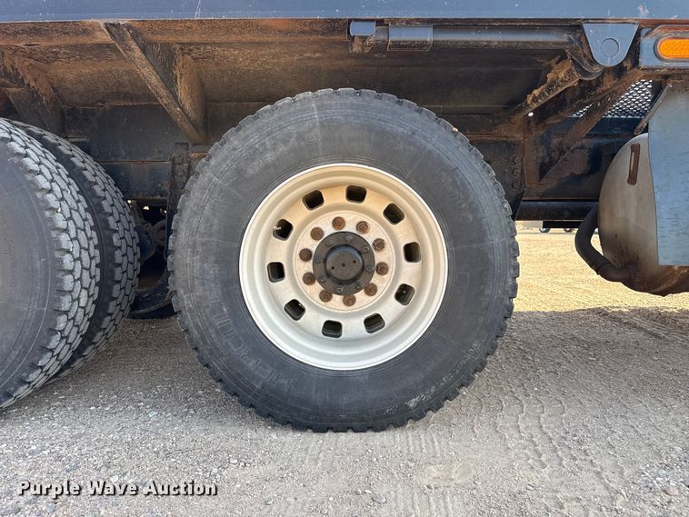 image for item GP9700 1996 Kenworth T800 winch truck