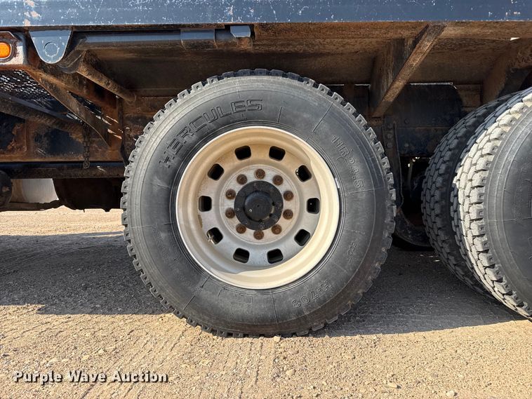 image for item GP9700 1996 Kenworth T800 winch truck