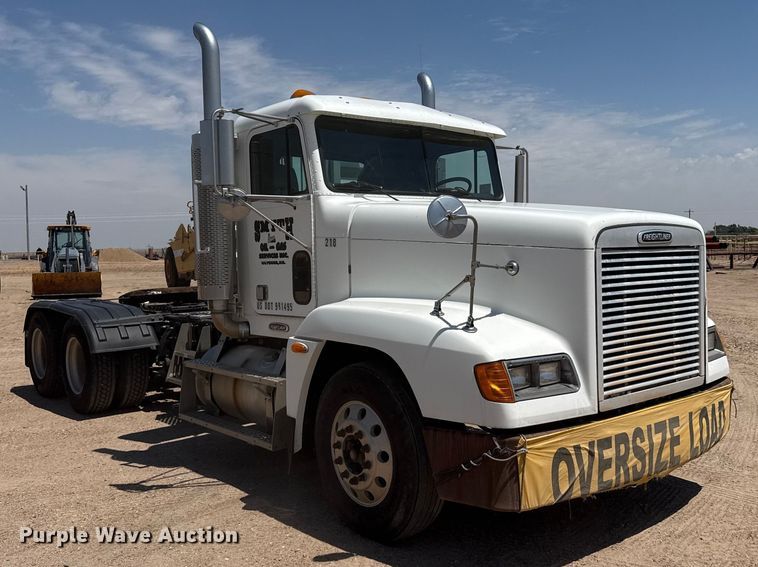 image for item GP9701 2001 Freightliner FLD semi truck
