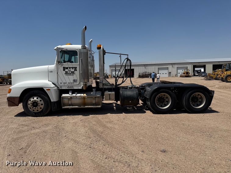 image for item GP9701 2001 Freightliner FLD semi truck