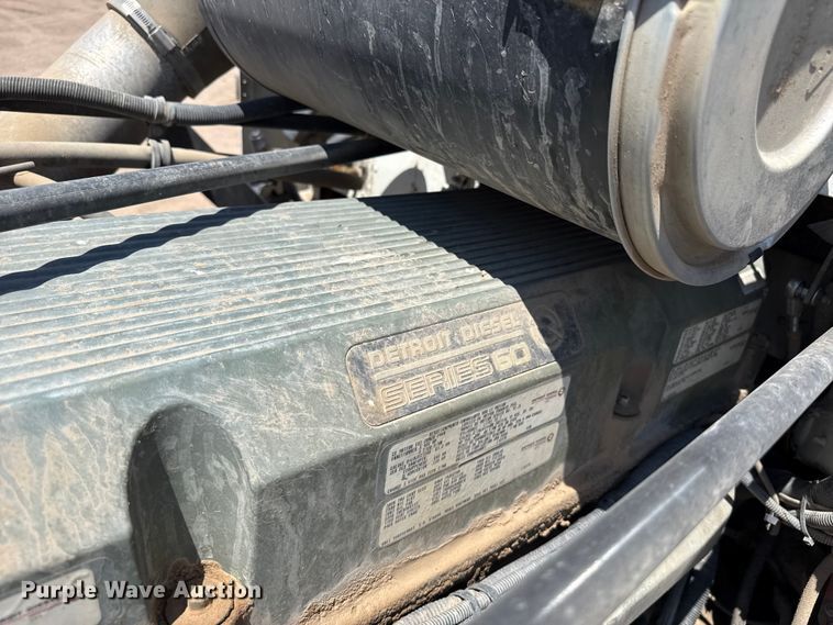image for item GP9701 2001 Freightliner FLD semi truck
