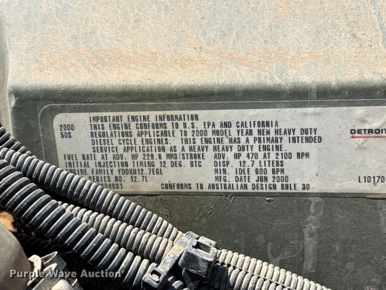 image for item GP9701 2001 Freightliner FLD semi truck