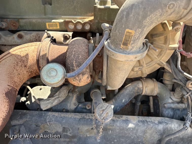image for item GP9701 2001 Freightliner FLD semi truck