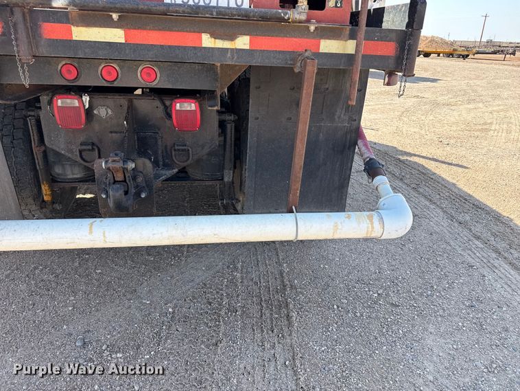 image for item GP9703 1997 Mack CH613 flatbed truck with mud mixing system
