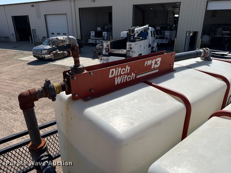 image for item GP9703 1997 Mack CH613 flatbed truck with mud mixing system