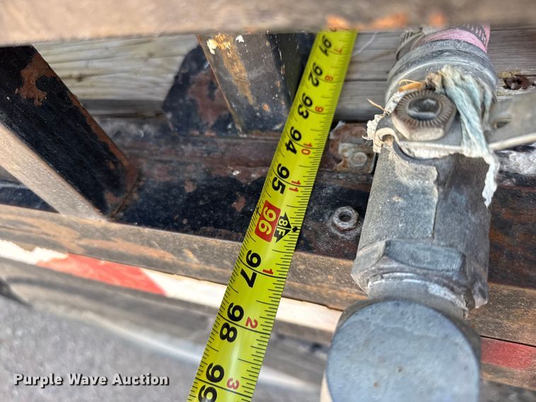 image for item GP9703 1997 Mack CH613 flatbed truck with mud mixing system