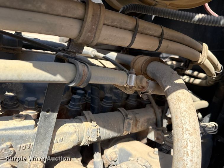 image for item GP9703 1997 Mack CH613 flatbed truck with mud mixing system