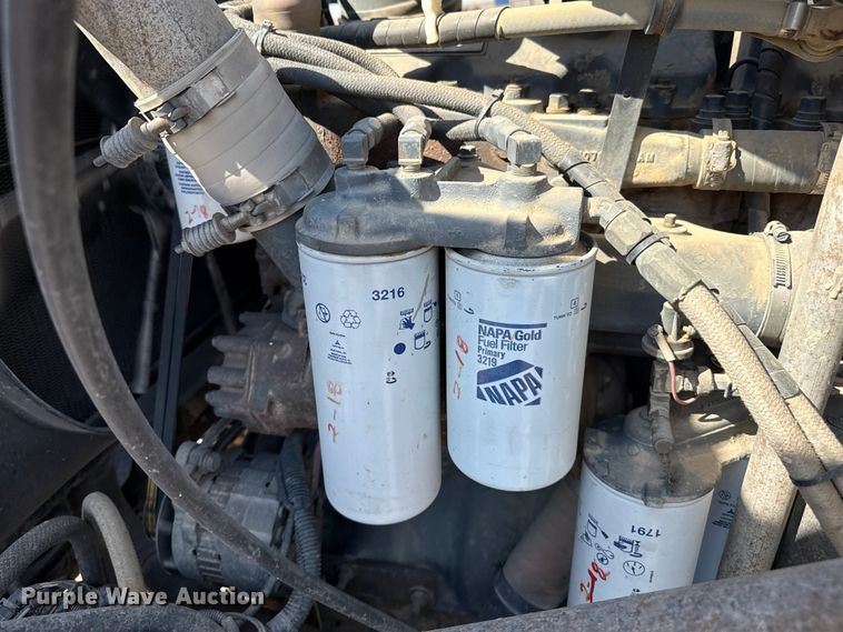 image for item GP9703 1997 Mack CH613 flatbed truck with mud mixing system