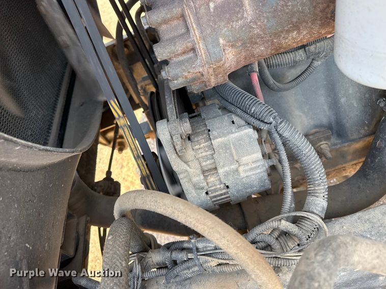 image for item GP9703 1997 Mack CH613 flatbed truck with mud mixing system