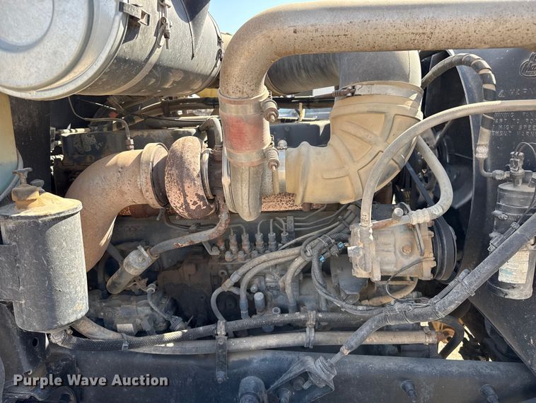 image for item GP9703 1997 Mack CH613 flatbed truck with mud mixing system