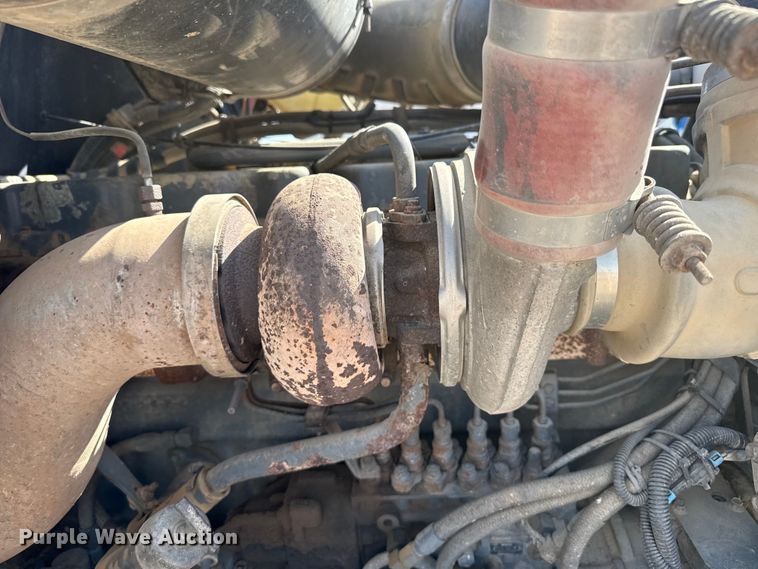 image for item GP9703 1997 Mack CH613 flatbed truck with mud mixing system