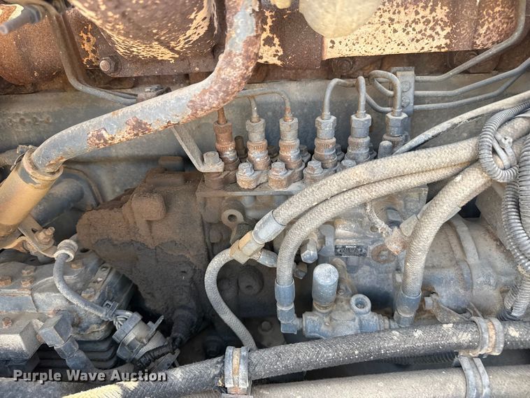 image for item GP9703 1997 Mack CH613 flatbed truck with mud mixing system