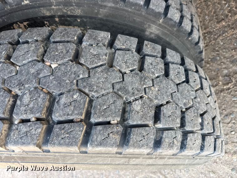 image for item GP9703 1997 Mack CH613 flatbed truck with mud mixing system