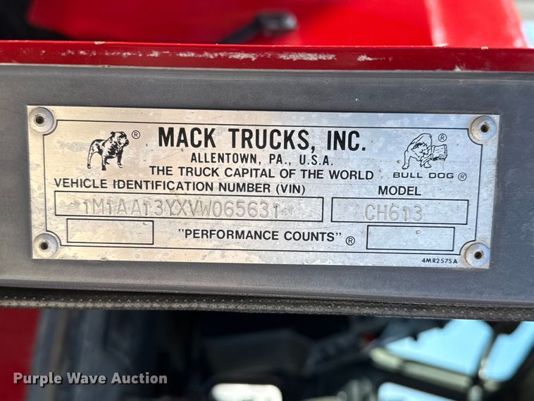 image for item GP9703 1997 Mack CH613 flatbed truck with mud mixing system